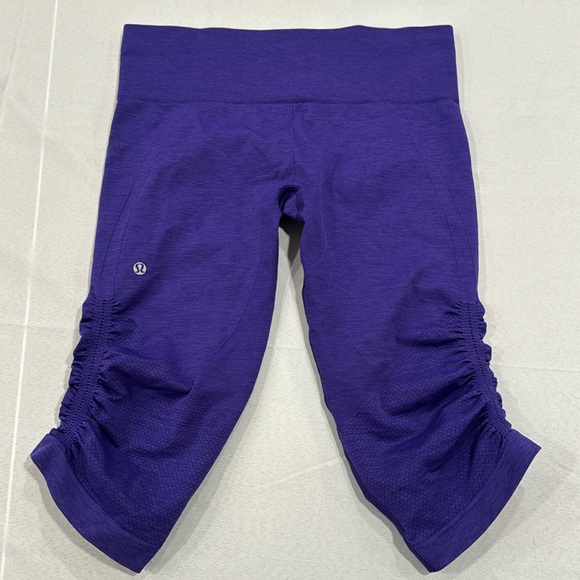Lululemon in the flow crop leggings size 12 heathered purple - Picture 1 of 5